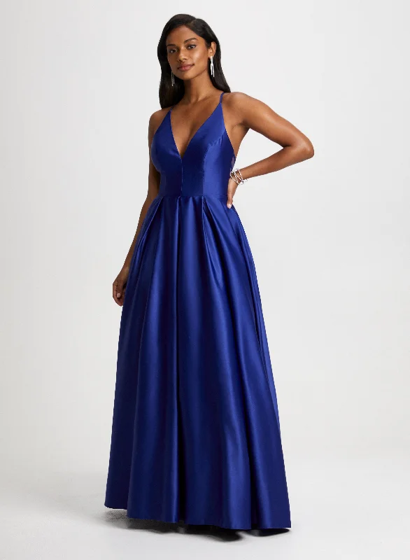 Midi dresses with off - the - shoulder necklines for a flirty look Deep V-Neck Dress Midi dresses with off - the - shoulder necklines for a flirty look Deep V-Neck Dress