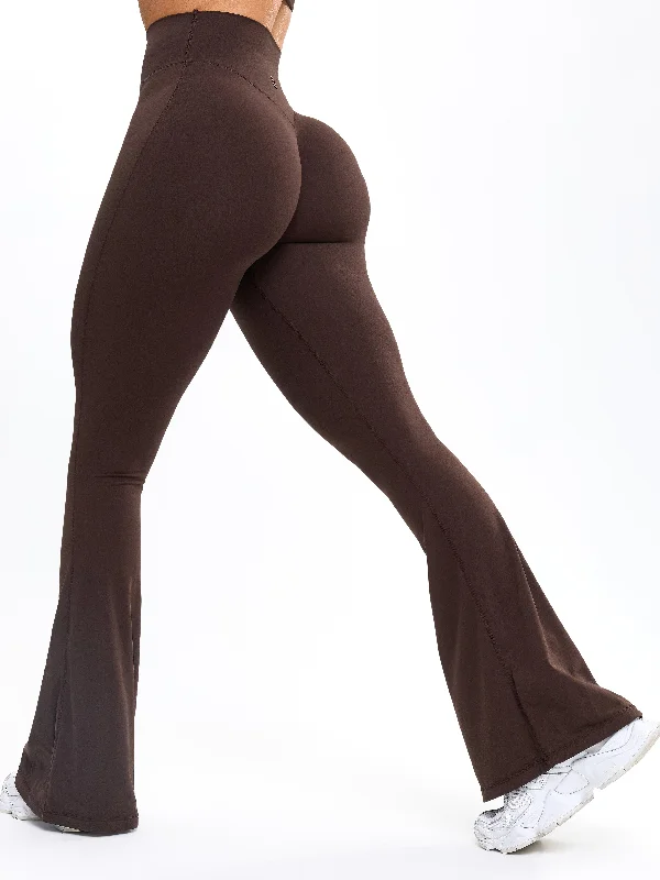 Women's Tight Trousers with Drawstring Waist in Khaki for a Relaxed and Adjustable FitAggressive Scrunch Flare Legging - Cold Brew Women's Tight Trousers with Drawstring Waist in Khaki for a Relaxed and Adjustable FitAggressive Scrunch Flare Legging - Cold Brew