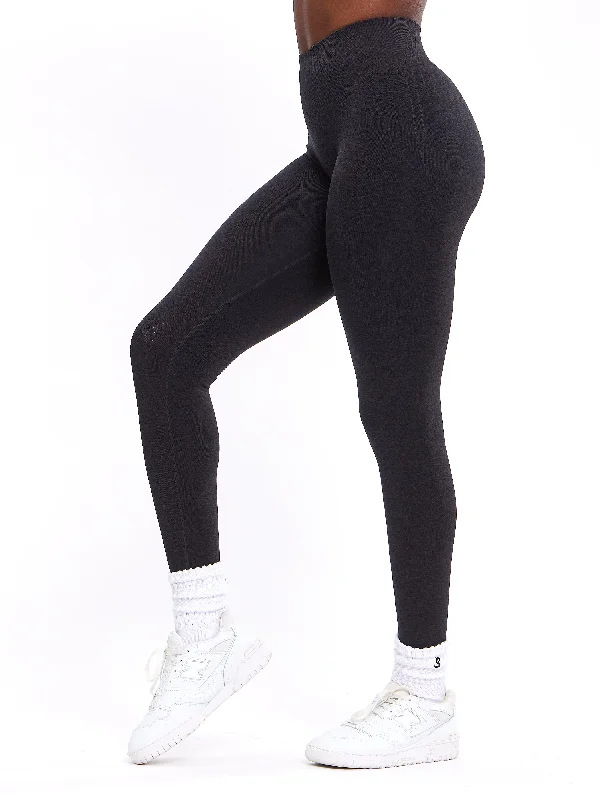 High - Waisted Women's Leather Tight Trousers in Black for a Rock - Chic LookForm Seamless Legging - Charcoal High - Waisted Women's Leather Tight Trousers in Black for a Rock - Chic LookForm Seamless Legging - Charcoal
