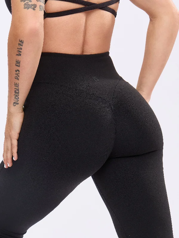 Women's Tight Trousers with Elastic Waistband in Black for Easy and Comfortable WearSilhouette Legging - Onyx Black Women's Tight Trousers with Elastic Waistband in Black for Easy and Comfortable WearSilhouette Legging - Onyx Black