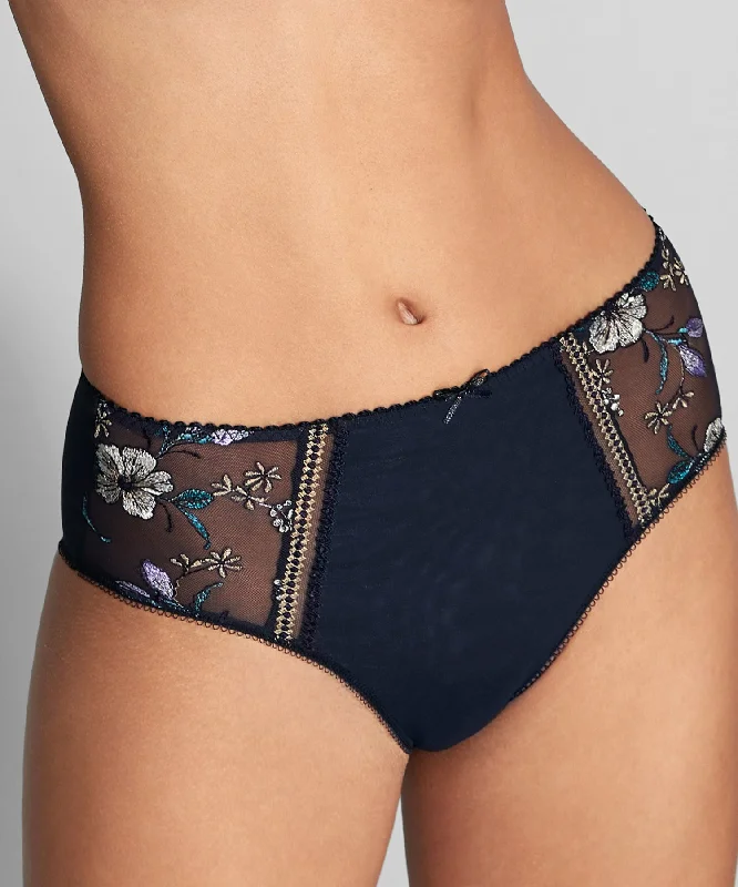 Lauren Nuit Magique Full Brief