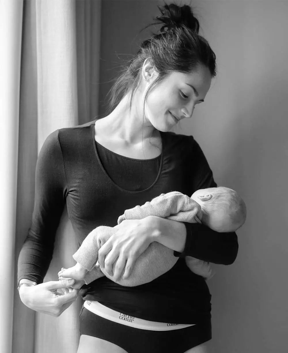celebrity recommended women nursing braMaternity and nursing T-shirt Life black