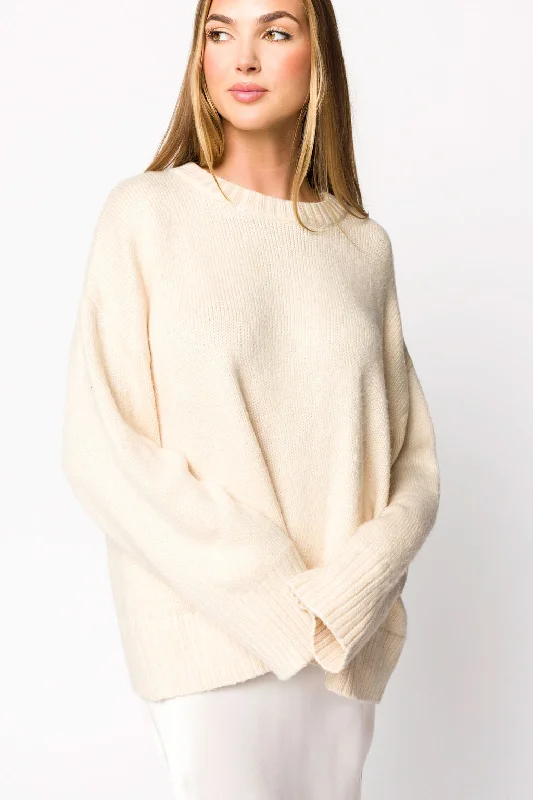 Oversized Chunky Knit Women's Cashmere Sweater in Ivory for a Cozy Winter LookFair Isle Sweater in Cream Oversized Chunky Knit Women's Cashmere Sweater in Ivory for a Cozy Winter LookFair Isle Sweater in Cream