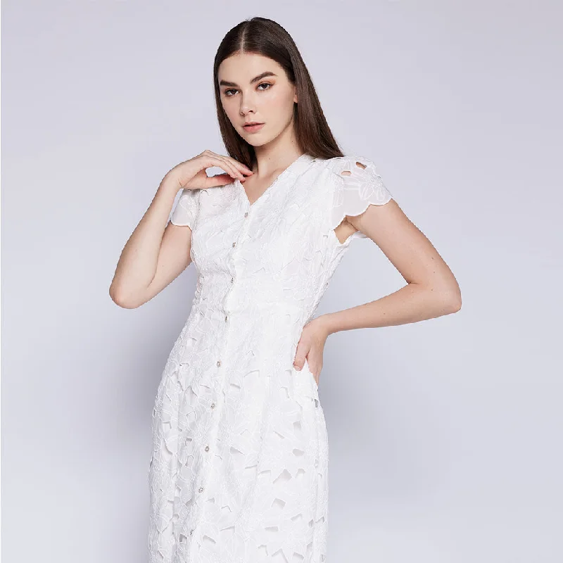 Pleated Women Dress with a Timeless and Elegant Texture Pleated Women Dress with a Timeless and Elegant Texture Flora Embroidery Dress Pleated Women Dress with a Timeless and Elegant Texture Pleated Women Dress with a Timeless and Elegant Texture Flora Embroidery Dress