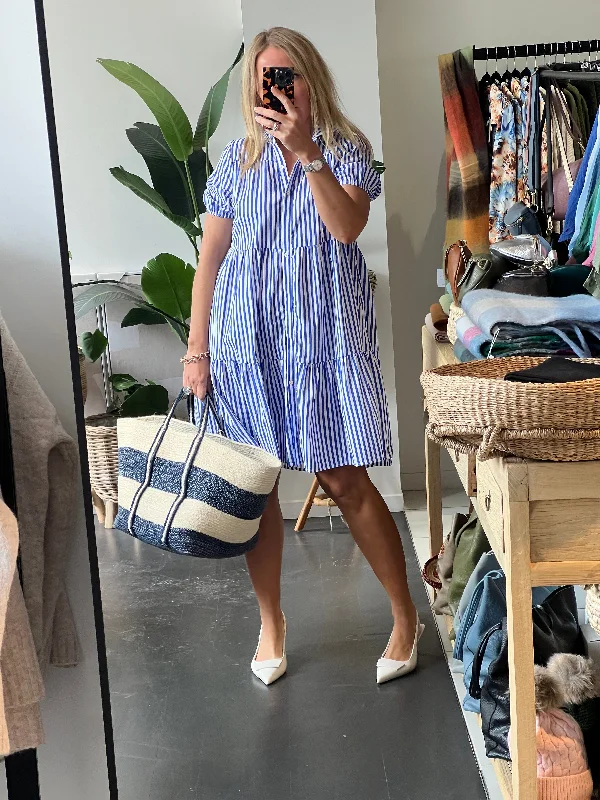 Wrap - Style Women Dress with Adjustable Fit for All Body Types Wrap - Style Women Dress with Adjustable Fit for All Body Types Rock Pools Vacation Dress - Stripe Wrap - Style Women Dress with Adjustable Fit for All Body Types Wrap - Style Women Dress with Adjustable Fit for All Body Types Rock Pools Vacation Dress - Stripe
