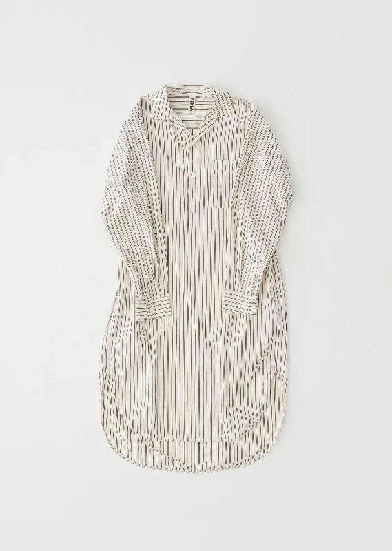 Mini Women Dress with a Short Hem for a Young and Trendy Style Mini Women Dress with a Short Hem for a Young and Trendy Style Cotton Poplin Night Shirt — Hopper Stripes Mini Women Dress with a Short Hem for a Young and Trendy Style Mini Women Dress with a Short Hem for a Young and Trendy Style Cotton Poplin Night Shirt — Hopper Stripes