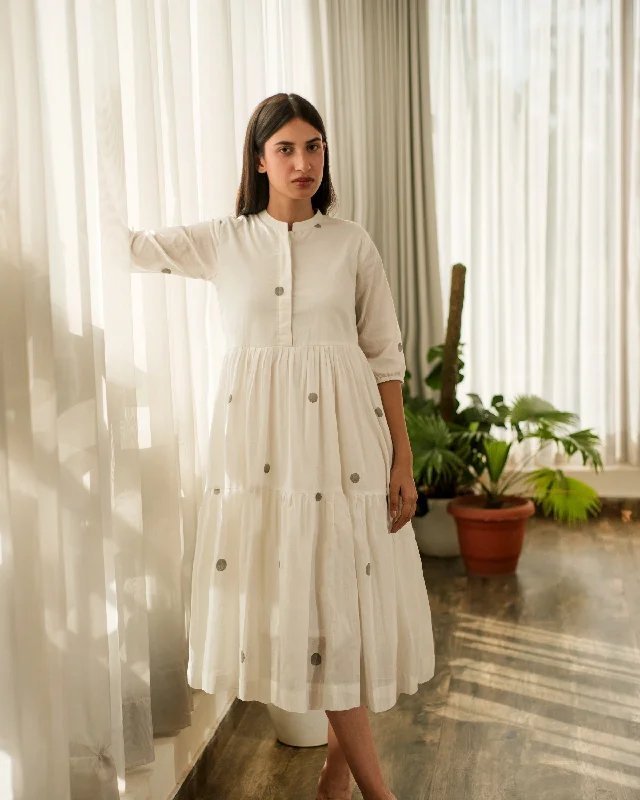 Long - Sleeve Women Dress in Velvet for a Luxurious Winter Look Long - Sleeve Women Dress in Velvet for a Luxurious Winter Look White polka Tier Dress Long - Sleeve Women Dress in Velvet for a Luxurious Winter Look Long - Sleeve Women Dress in Velvet for a Luxurious Winter Look White polka Tier Dress