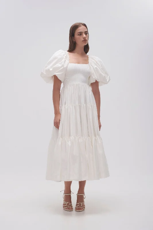 Midi dresses with denim fabric for a casual yet stylish day outCasa Puff Sleeve Midi Dress Midi dresses with denim fabric for a casual yet stylish day outCasa Puff Sleeve Midi Dress