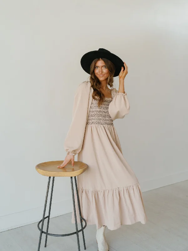 Midi dresses with V - necklines for a flattering and elongating effectColorado Springs Dress - FINAL SALE Midi dresses with V - necklines for a flattering and elongating effectColorado Springs Dress - FINAL SALE