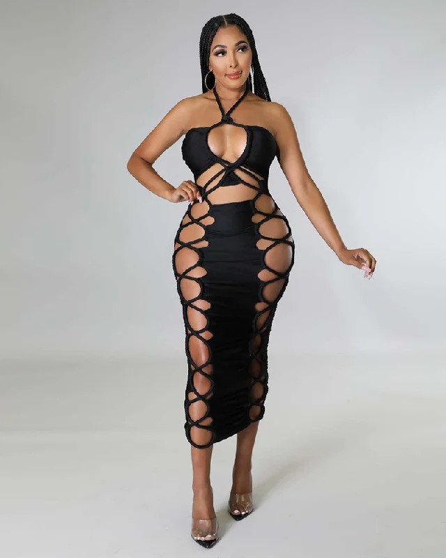 Midi dresses with keyhole backs for a flirty and unexpected detailEnvious Days Dress Midi dresses with keyhole backs for a flirty and unexpected detailEnvious Days Dress