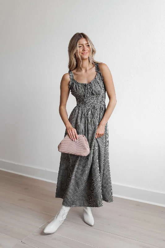 Midi dresses with fringe details for a fun and energetic styleNola Dress - Beige/Black Midi dresses with fringe details for a fun and energetic styleNola Dress - Beige/Black