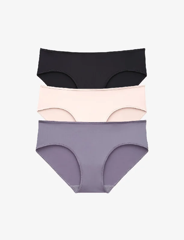 Women's bras with a contoured cup design24/7® Classic Hipster 3 Pack Box