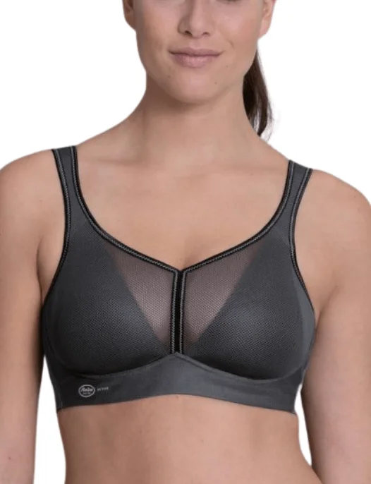 Women's bras with a contoured cup designAir Control Deltapad