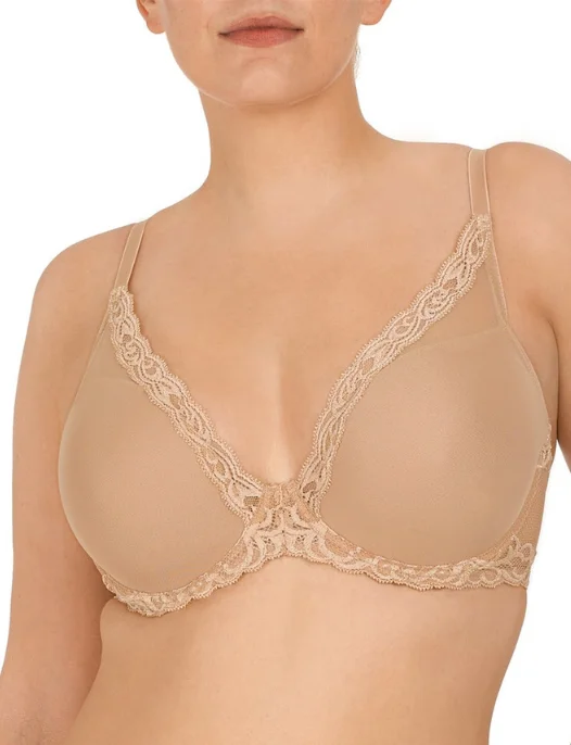 Women's bras with a lift and separate functionFeathers Contour Plunge