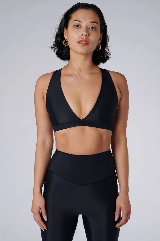 post - surgery women sport bra for support and comfortLilly V 2.0 Push Up Sports Bra | Recycled Nylon | Black