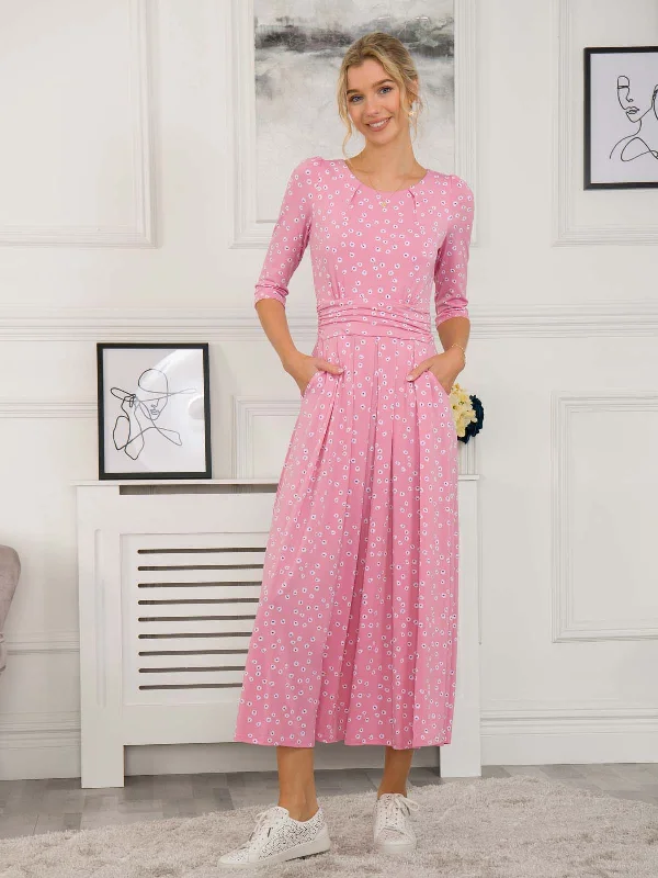 Maxi dresses with geometric prints for a contemporary aestheticDenisse Spotty Maxi Dress, Dusty Pink Maxi dresses with geometric prints for a contemporary aestheticDenisse Spotty Maxi Dress, Dusty Pink