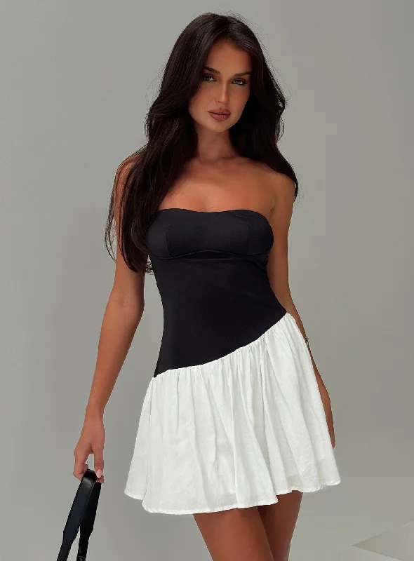 Mini dresses with tiered skirts for added volumeAmandla Strapless Mini Dress Black / White Mini dresses with tiered skirts for added volumeAmandla Strapless Mini Dress Black / White