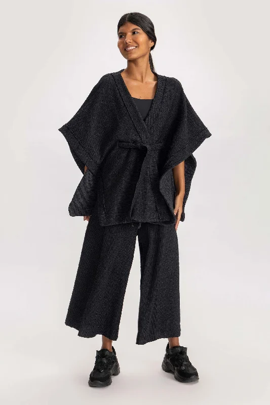 Quilted down women's coats with removable hoods for outdoor activitiesBold Kimono