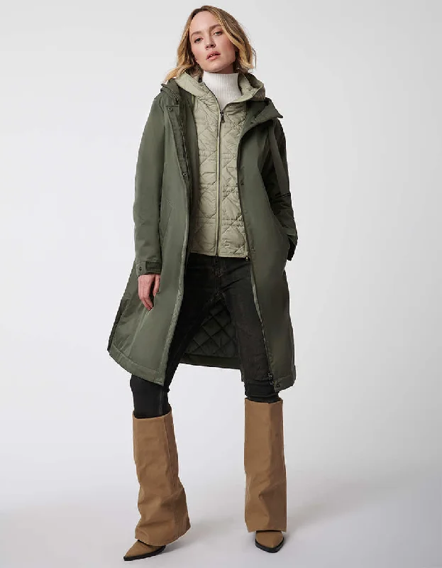 Women's cropped leather coats with silver studs for an edgy lookModern Utility Raincoat Women's cropped leather coats with silver studs for an edgy lookModern Utility Raincoat