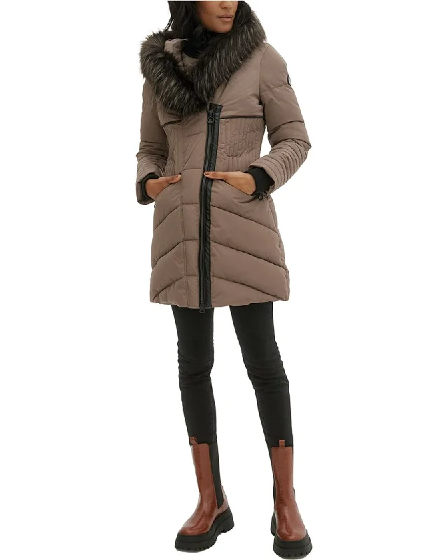 Checkered women's wool coats in a classic pattern for a timeless styleNOIZE Gigi Parka Checkered women's wool coats in a classic pattern for a timeless styleNOIZE Gigi Parka
