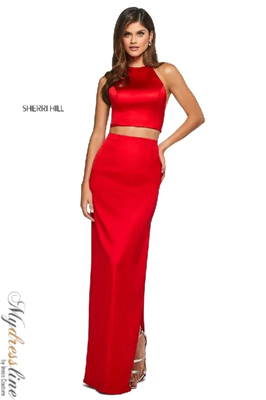 Prom dresses with metallic - colored fabrics and beaded embroidery for a glamorous promSherri Hill 53650 Prom dresses with metallic - colored fabrics and beaded embroidery for a glamorous promSherri Hill 53650
