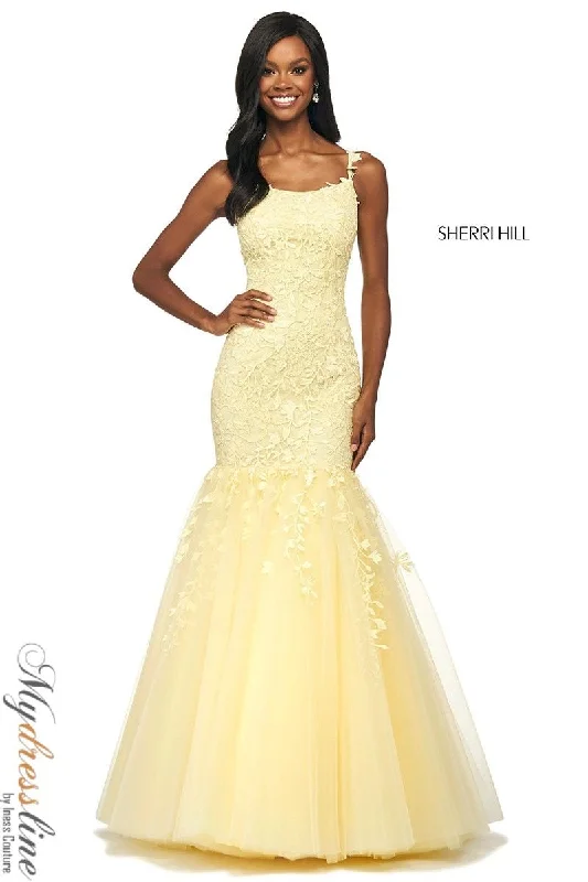 Formal dresses with tiered skirts and pearl embellishments for a luxurious feelSherri Hill 53826 Formal dresses with tiered skirts and pearl embellishments for a luxurious feelSherri Hill 53826