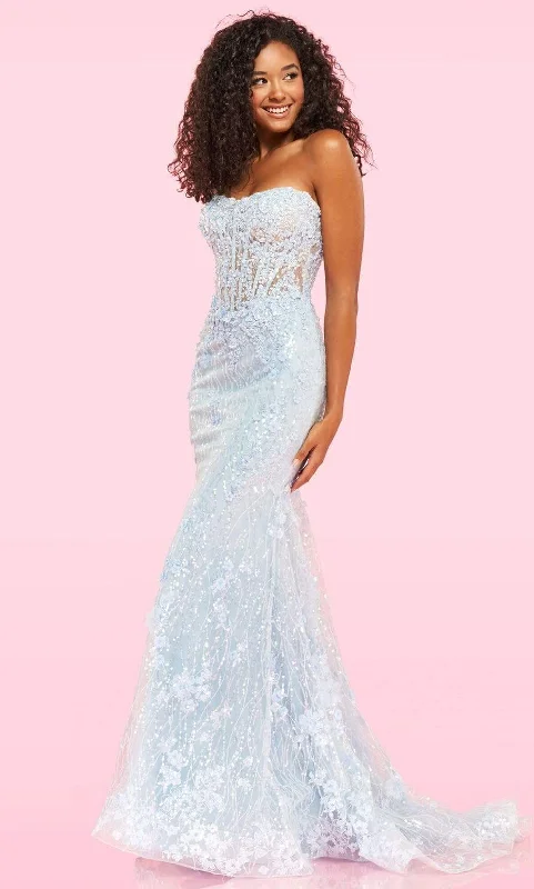 Formal dresses with embroidered panels and tulle overlays for a fairytale promSherri Hill - 54278 Applique Sweetheart Trumpet Gown With Train Formal dresses with embroidered panels and tulle overlays for a fairytale promSherri Hill - 54278 Applique Sweetheart Trumpet Gown With Train