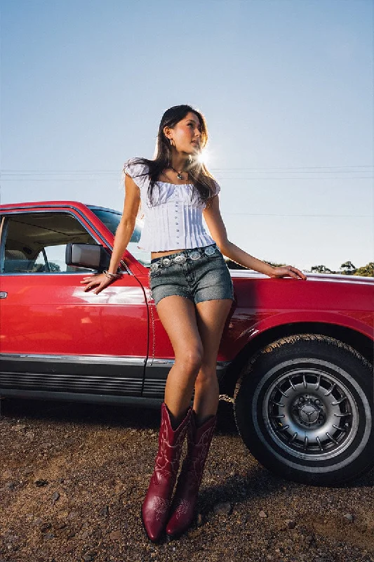 Denim Women Shorts with Distressed Details for a Casual VibeDenim Skinny Shorts Mid Rise